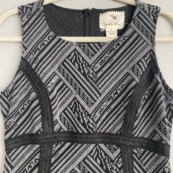 Tabitha Anthropologie Dress Size 6 Striped Geometric Flared Flounce Hem Knit - Picture 2 of 9